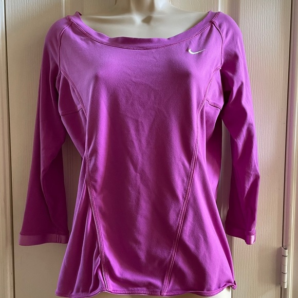 Woman’s Nike activewear shirt sz med 8/10 fitdry - Picture 1 of 8